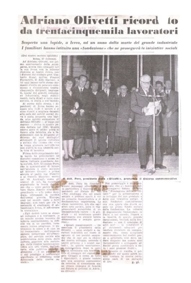 Recorte de La Stampa de 1961: Adriano Olivetti recordado por treinta y cinco mil trabajadores
